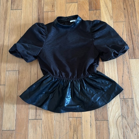 Voy Tops - Voy | Mixed Media Top | Peplum | Faux Leather | Black | Size S